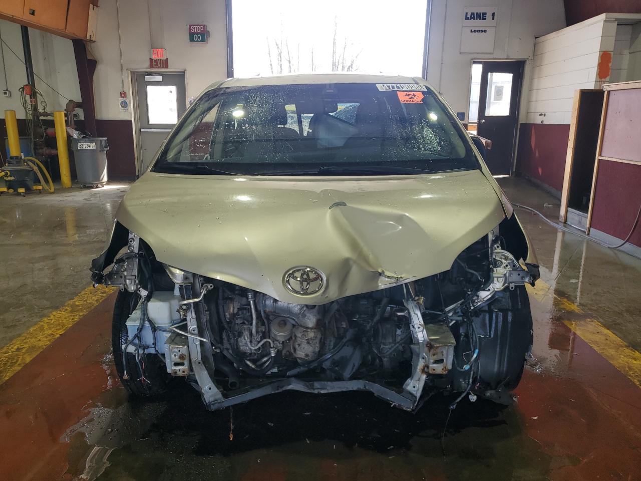 2015 Toyota Sienna Xle 8-passenger Gold vin: 5TDYK3DC9FS567560 Damage: Grille, Missing, Replacement Required