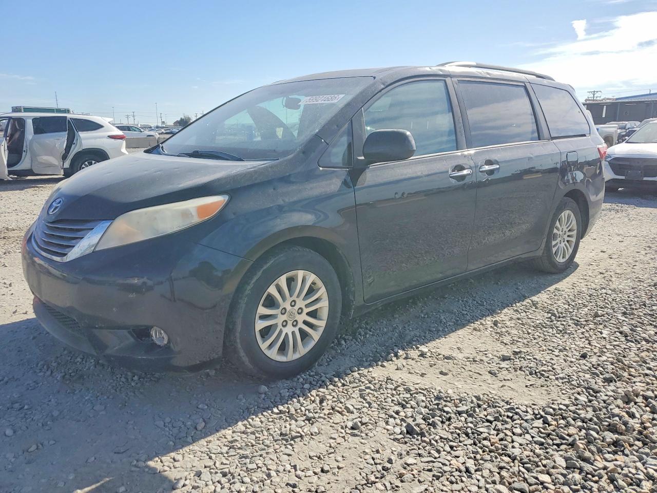 2015 Toyota Sienna Xle 8-passenger Черный vin: 5TDYK3DC9FS584861