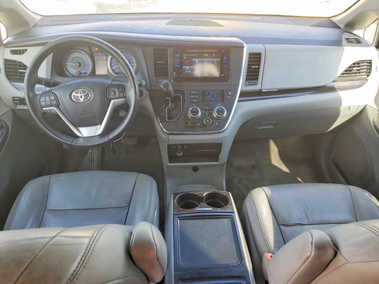 2015 Toyota Sienna Xle 8-passenger Черный vin: 5TDYK3DC9FS584861