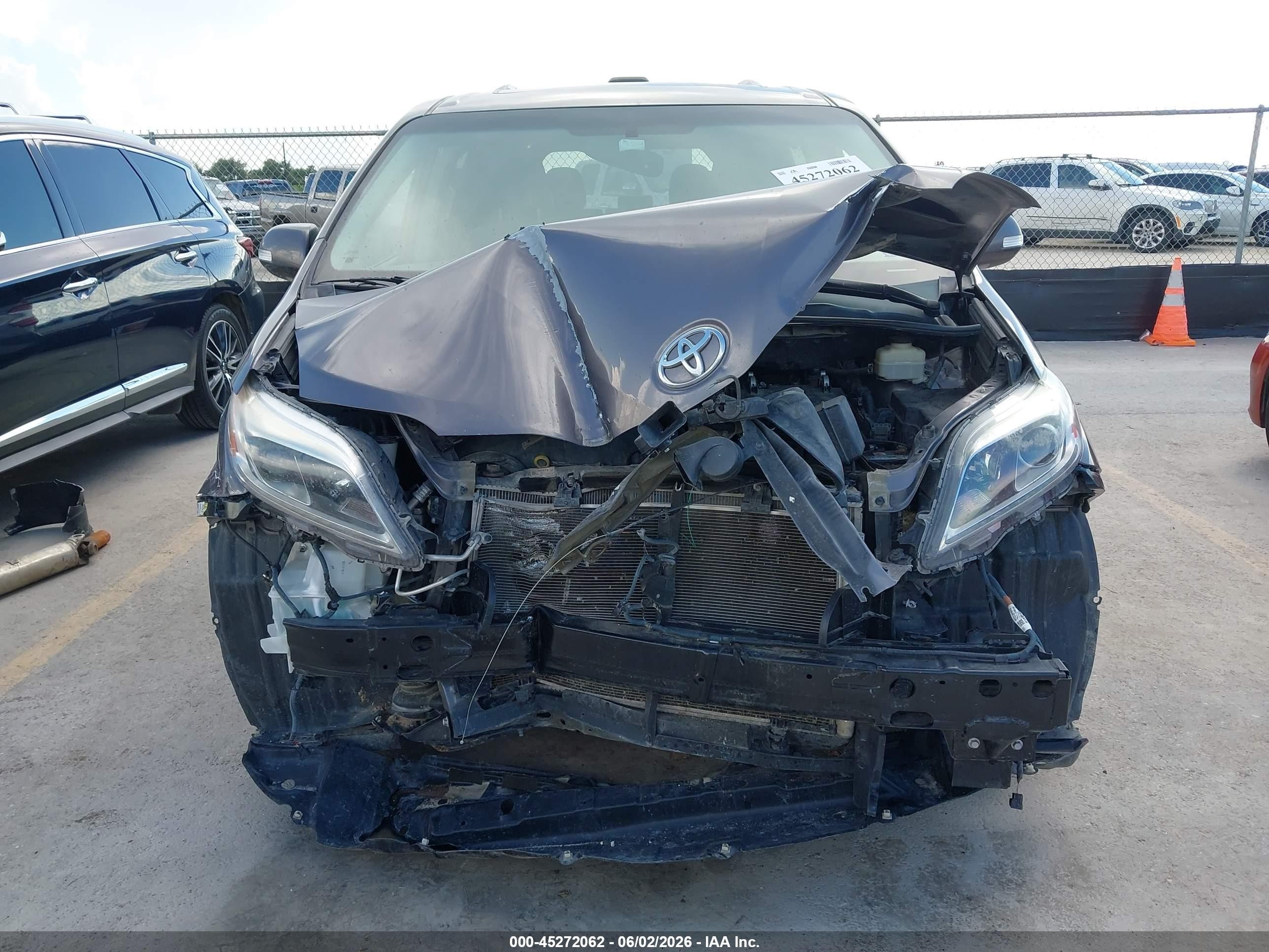 2015 Toyota Sienna Limited 7 Passenger Gray vin: 5TDYK3DC9FS586755