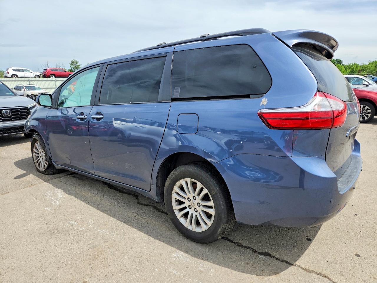 2015 Toyota Sienna Xle 8-passenger Blue vin: 5TDYK3DC9FS591700