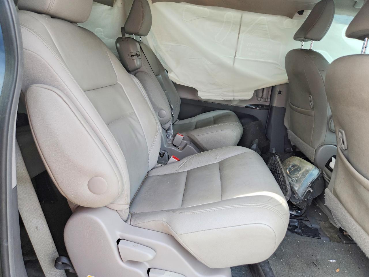 2015 Toyota Sienna Xle 8-passenger Blue vin: 5TDYK3DC9FS591700