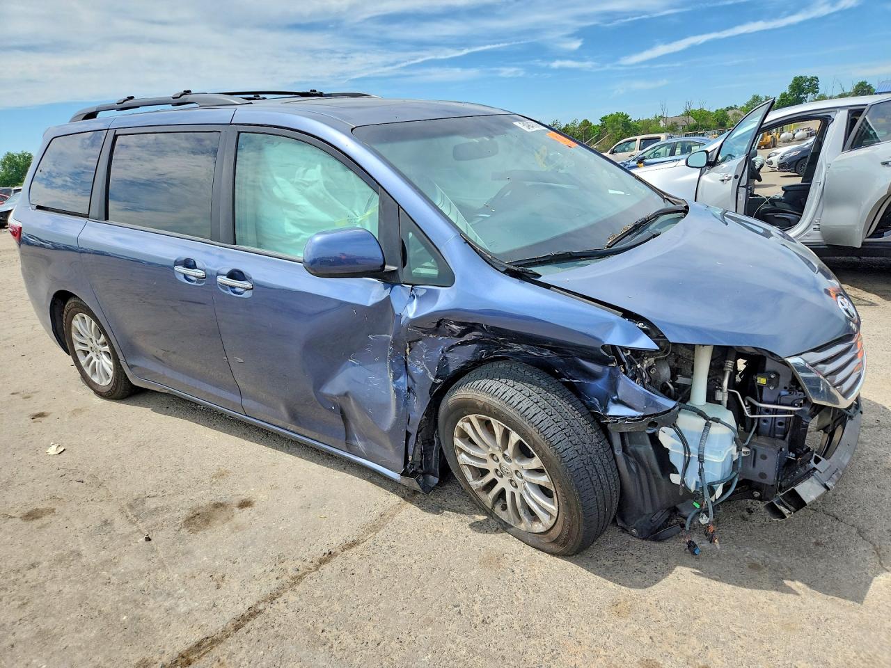 2015 Toyota Sienna Xle 8-passenger Blue vin: 5TDYK3DC9FS591700