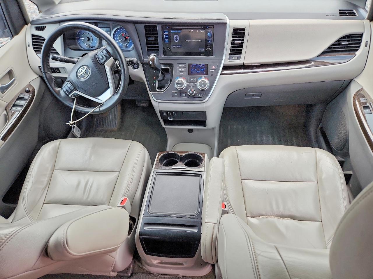 2015 Toyota Sienna Xle 8-passenger White vin: 5TDYK3DC9FS596556