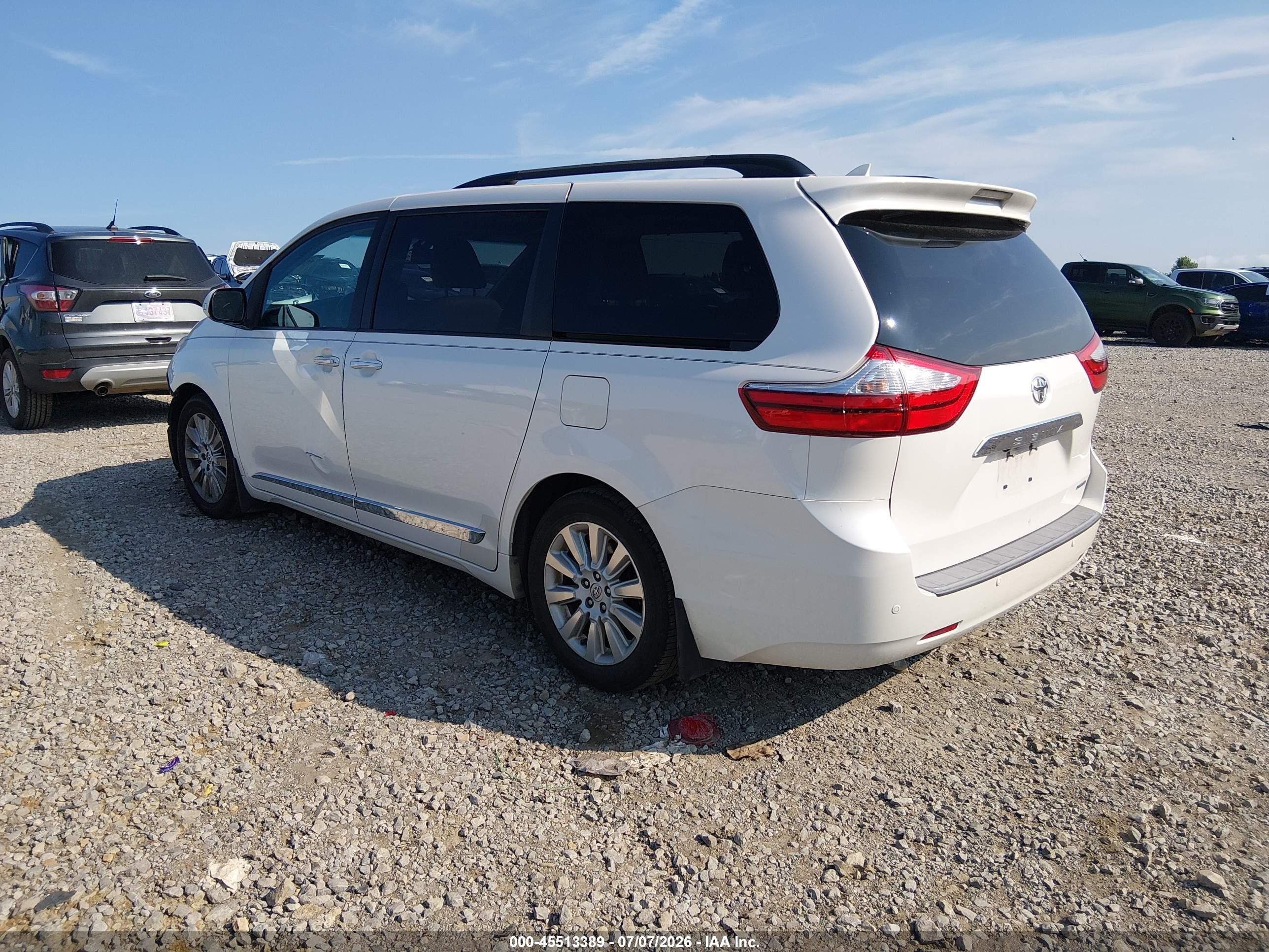 2015 Toyota Sienna Limited Premium 7 Passenger White vin: 5TDYK3DC9FS613355