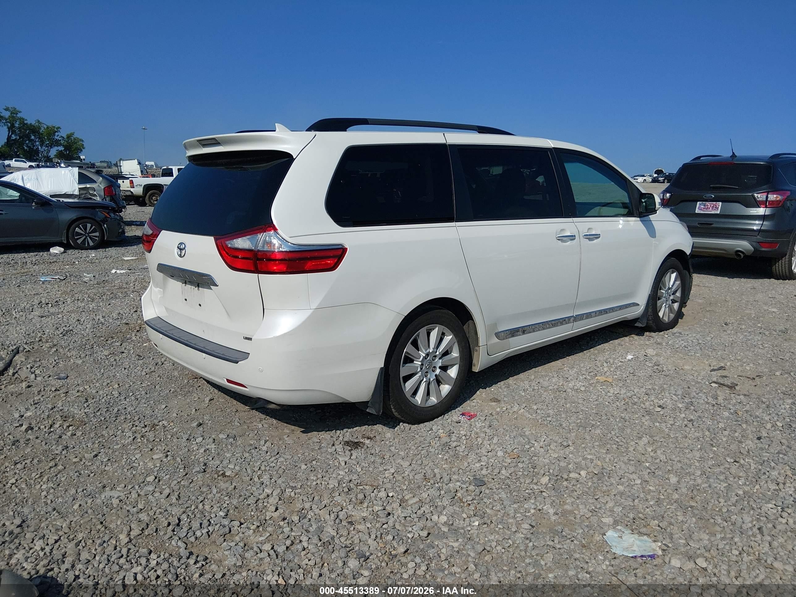 2015 Toyota Sienna Limited Premium 7 Passenger White vin: 5TDYK3DC9FS613355