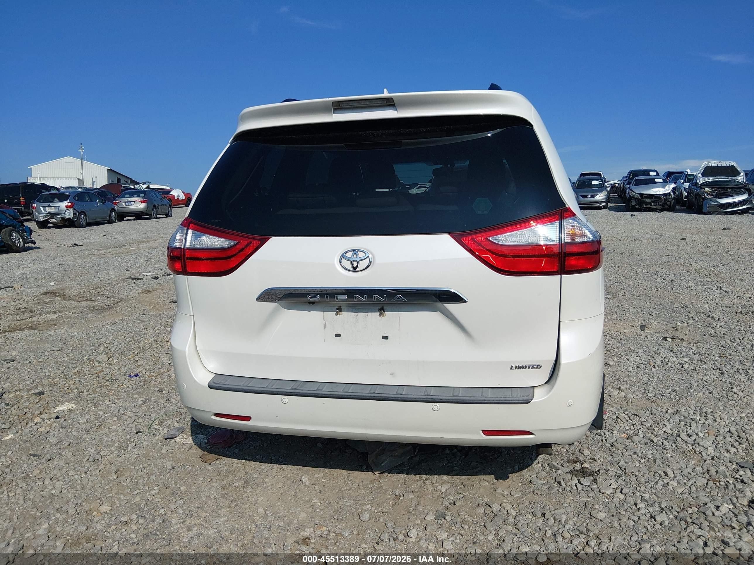 2015 Toyota Sienna Limited Premium 7 Passenger White vin: 5TDYK3DC9FS613355