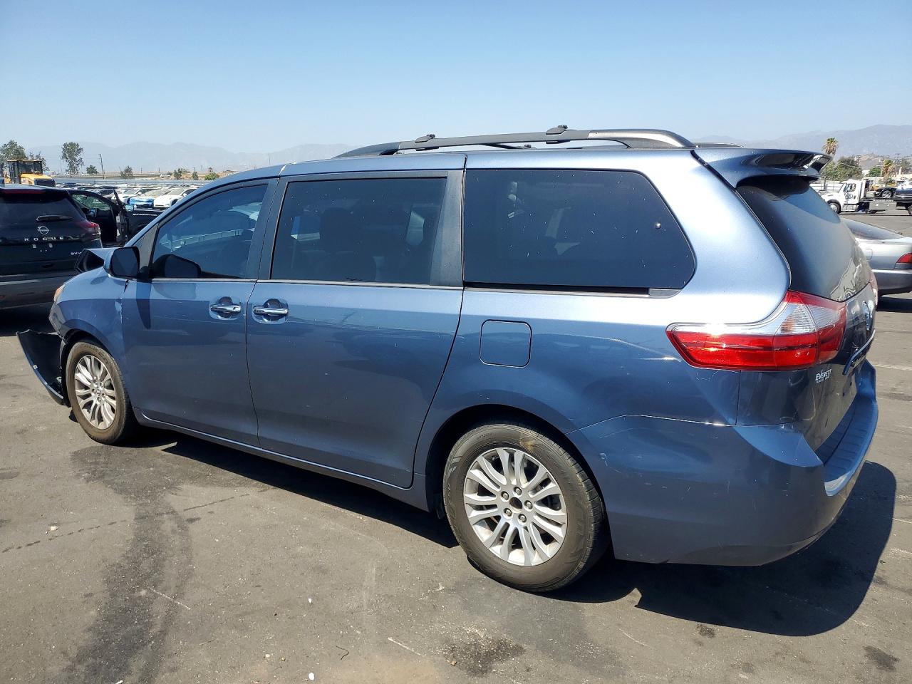 2015 Toyota Sienna Xle 8-passenger Blue vin: 5TDYK3DC9FS625585