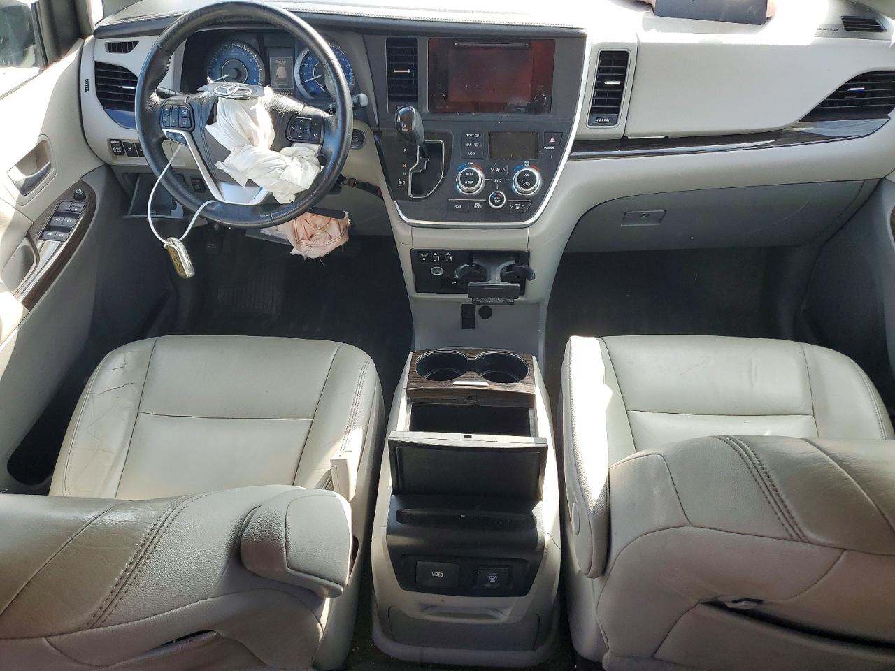 2015 Toyota Sienna Xle Premium 8-passenger White vin: 5TDYK3DC9FS632276