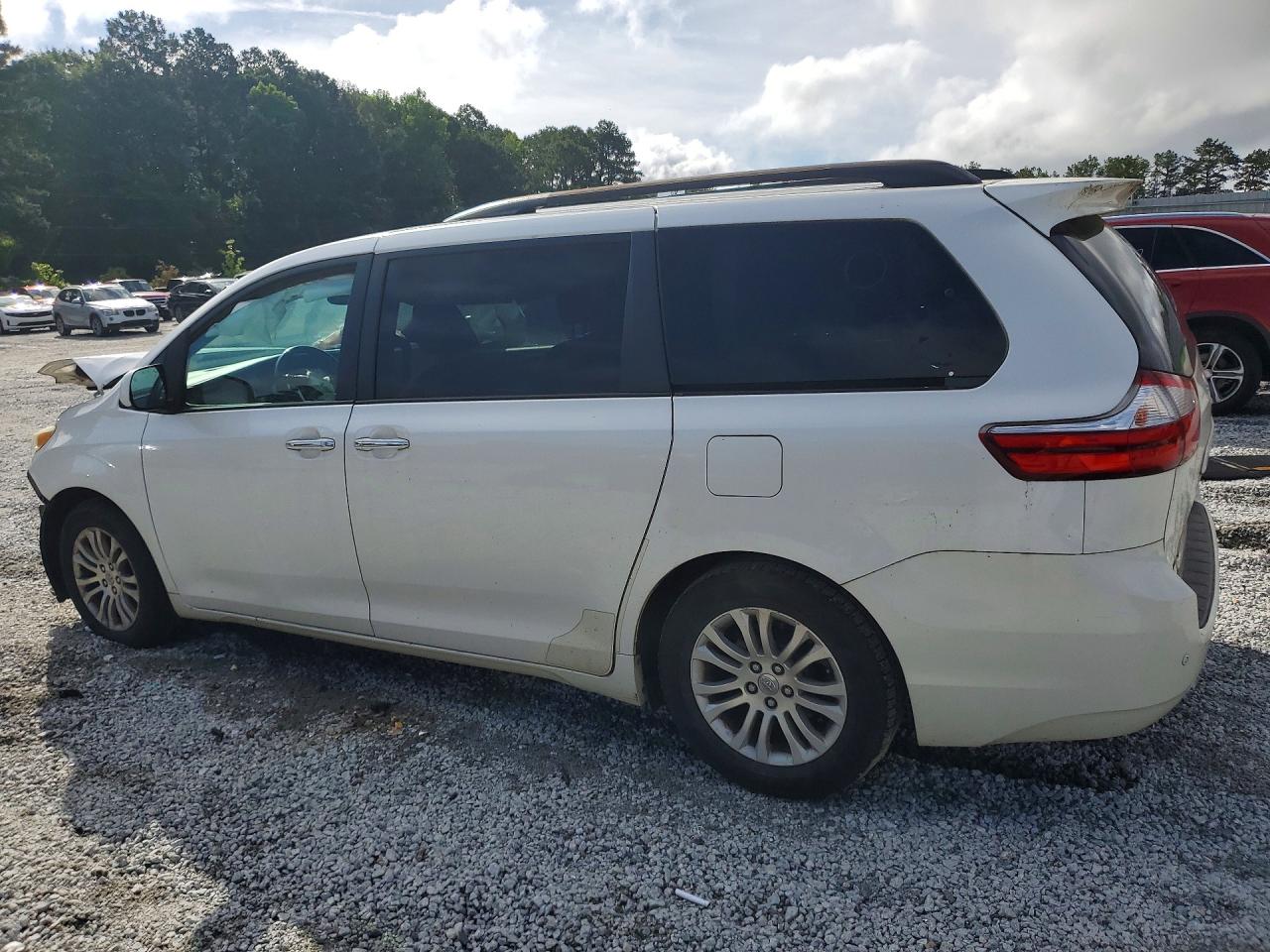 2015 Toyota Sienna Xle Premium 8-passenger White vin: 5TDYK3DC9FS632276