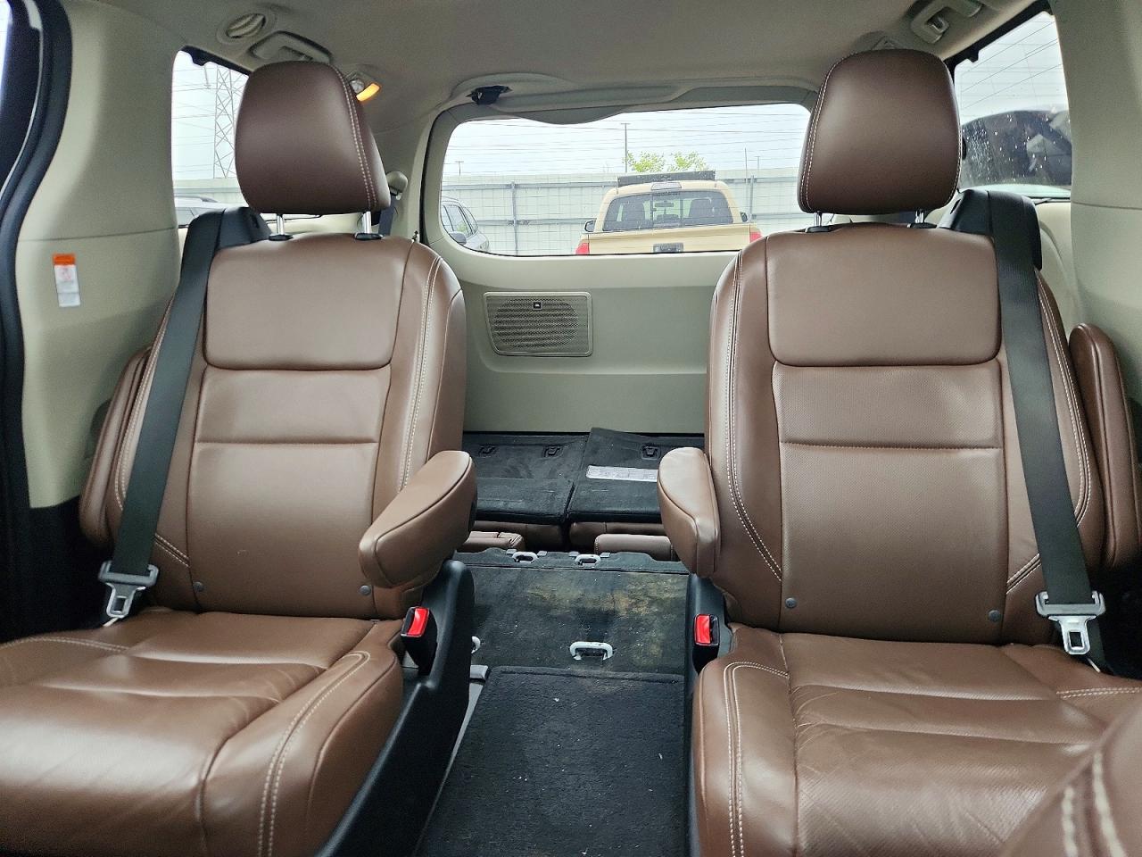 2015 Toyota Sienna Limited Premium 7-passenger White vin: 5TDYK3DC9FS632942