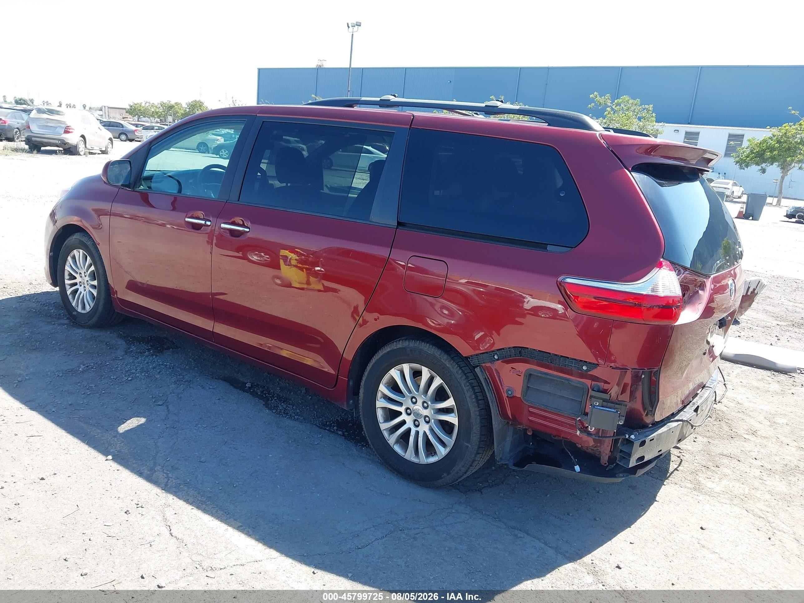2015 Toyota Sienna Xle Premium 8 Passenger Red vin: 5TDYK3DC9FS672437