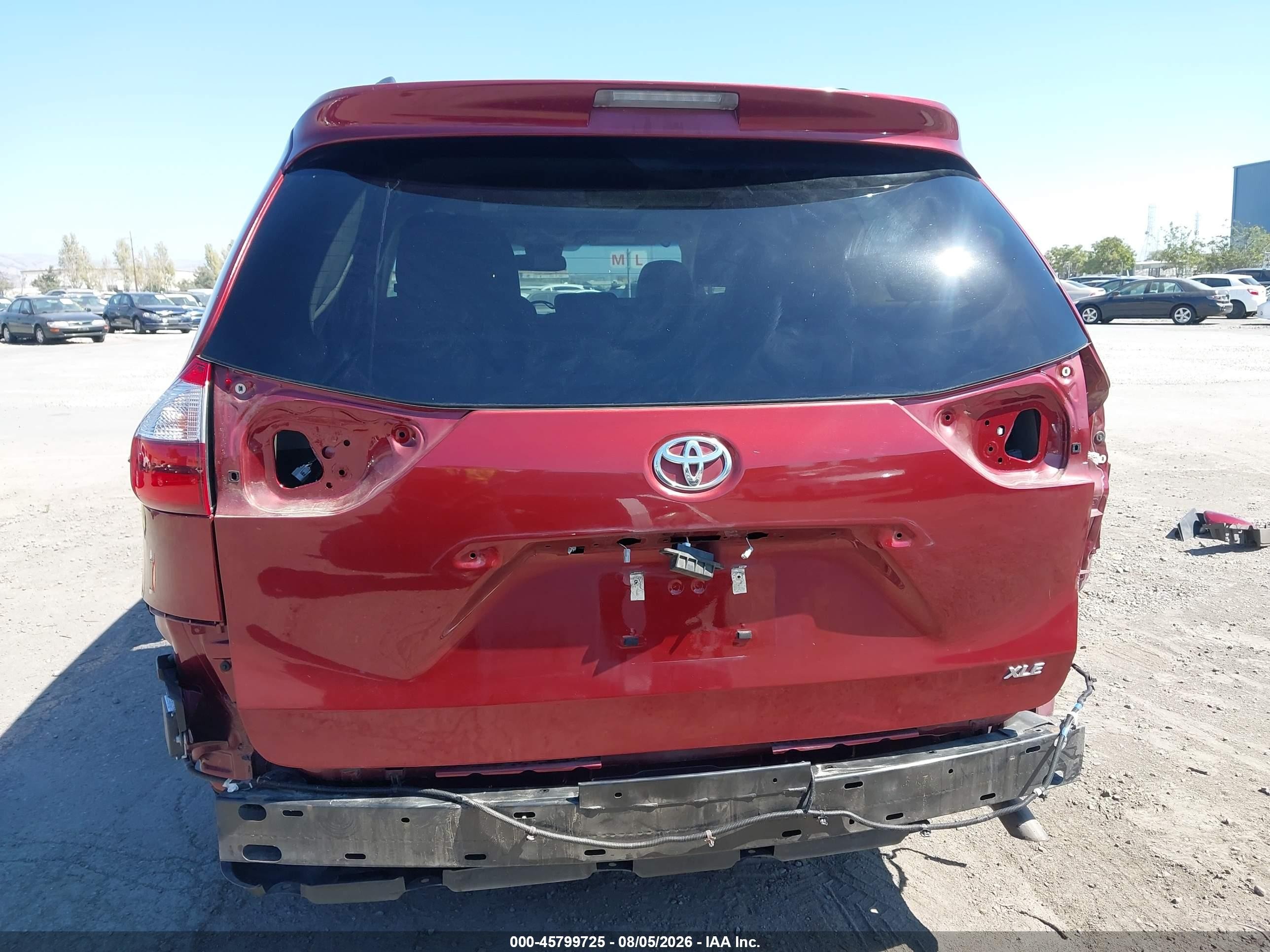 2015 Toyota Sienna Xle Premium 8 Passenger Red vin: 5TDYK3DC9FS672437