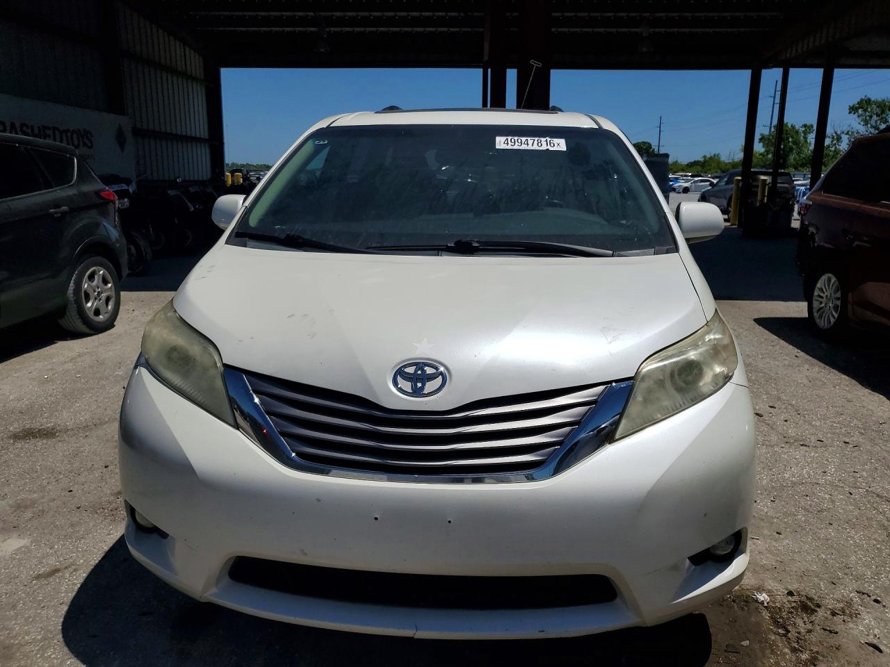 2015 Toyota Sienna Xle 8-passenger White vin: 5TDYK3DC9FS677749