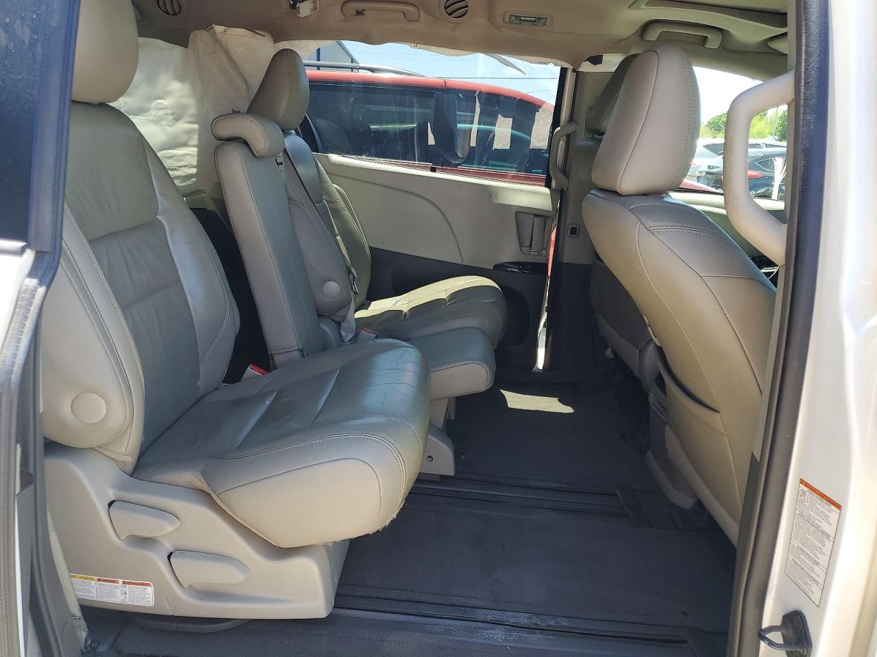 2015 Toyota Sienna Xle 8-passenger White vin: 5TDYK3DC9FS677749