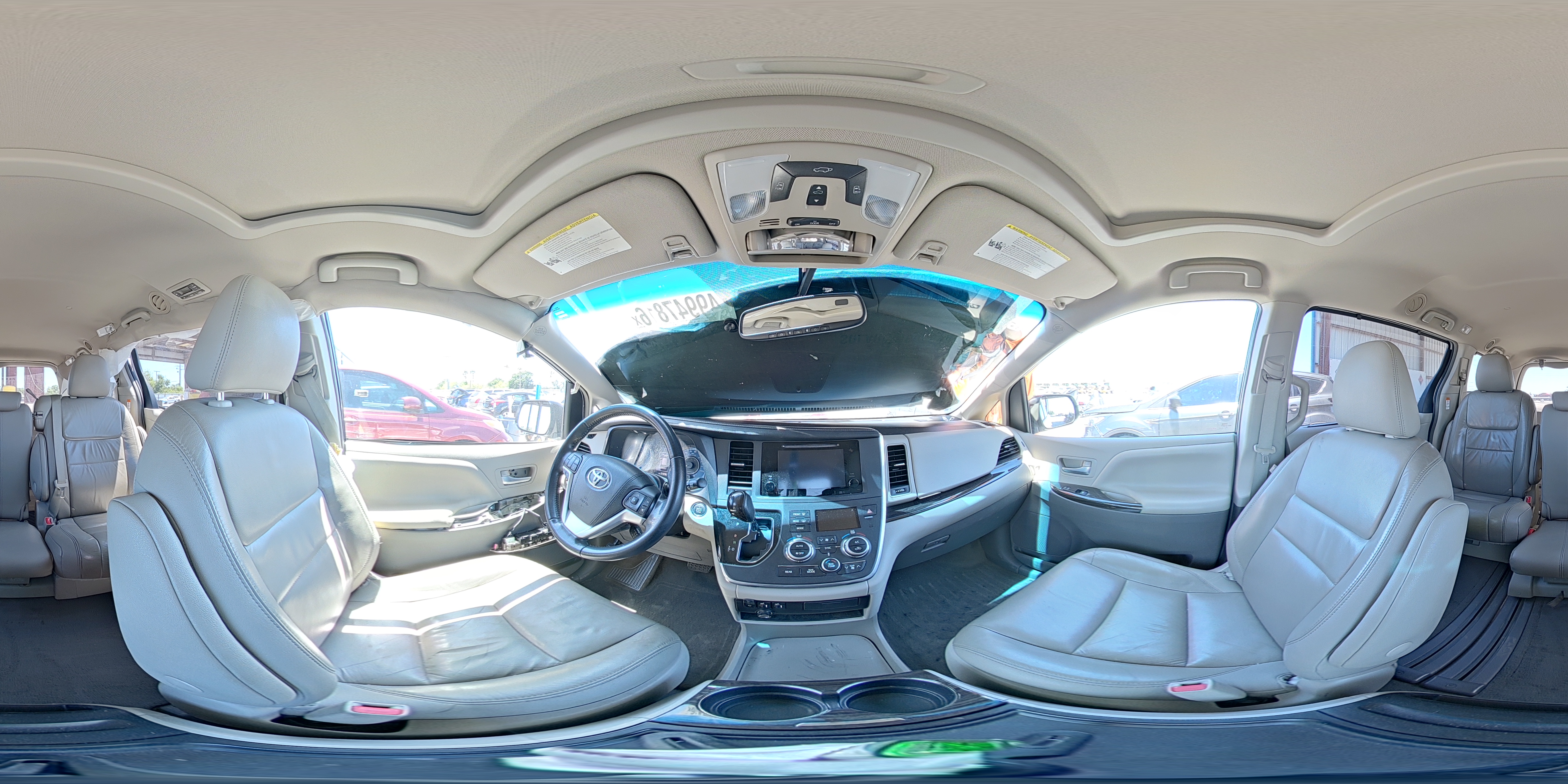 2015 Toyota Sienna Xle 8-passenger White vin: 5TDYK3DC9FS677749