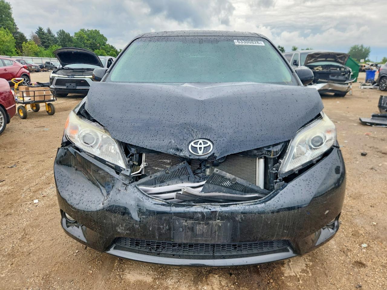 2015 Toyota Sienna Xle 8-passenger Black vin: 5TDYK3DC9FS680747