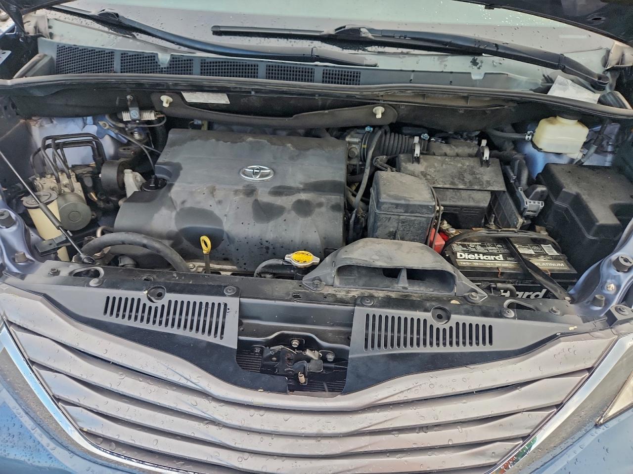 2015 Toyota Sienna Silver vin: 5TDYK3DC9FS681185