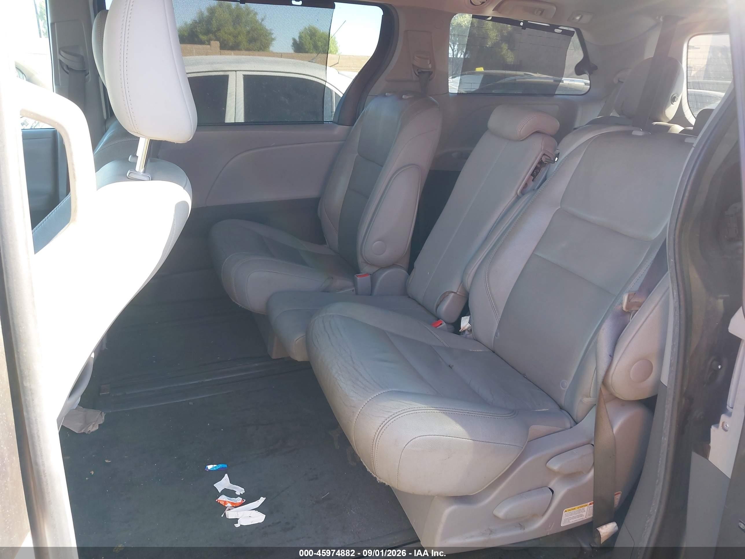 2015 Toyota Sienna Xle Premium 8 Passenger Gray vin: 5TDYK3DC9FS683793