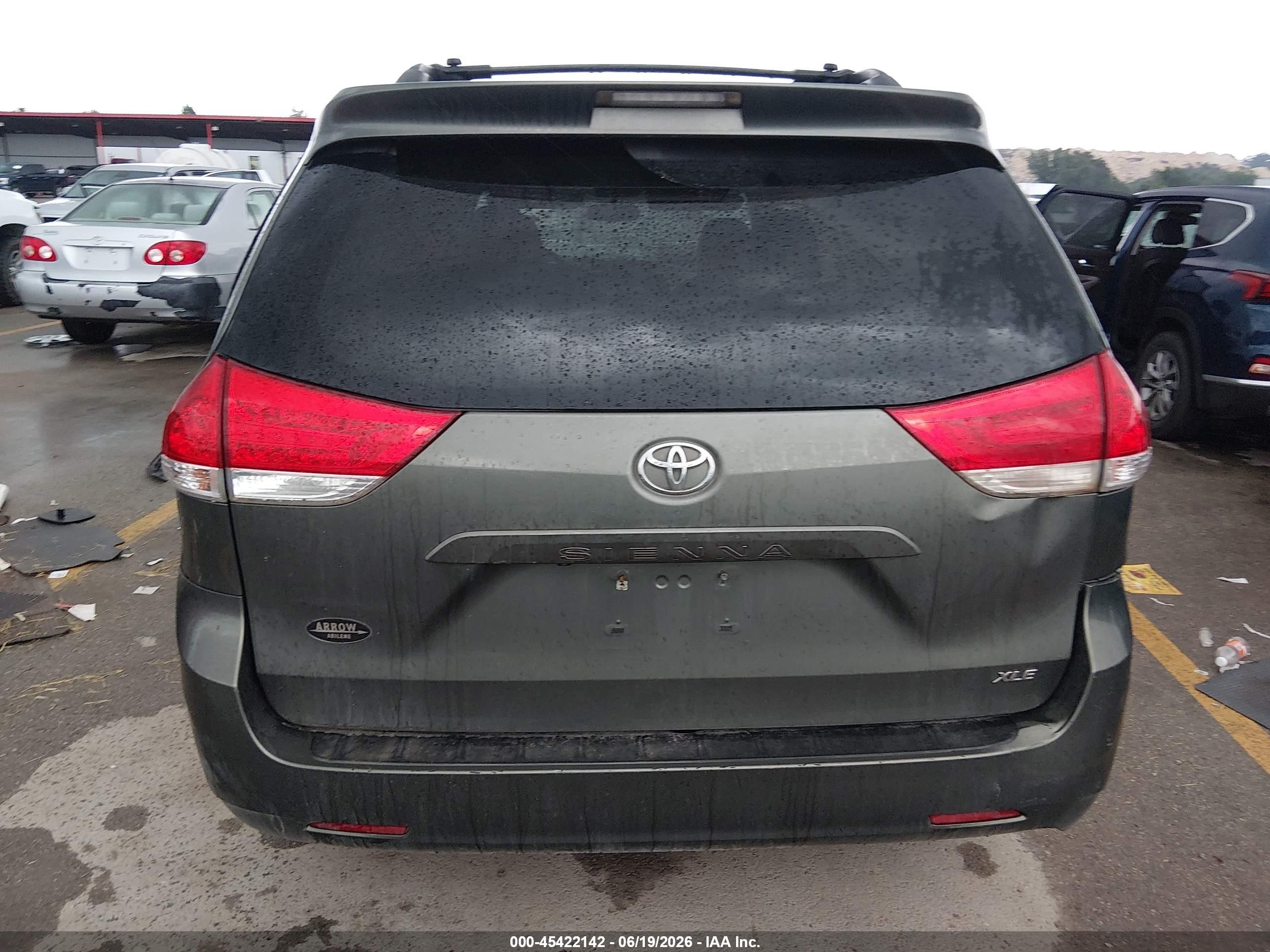 2011 Toyota Sienna Xle V6 Gray vin: 5TDYK3DCXBS015527