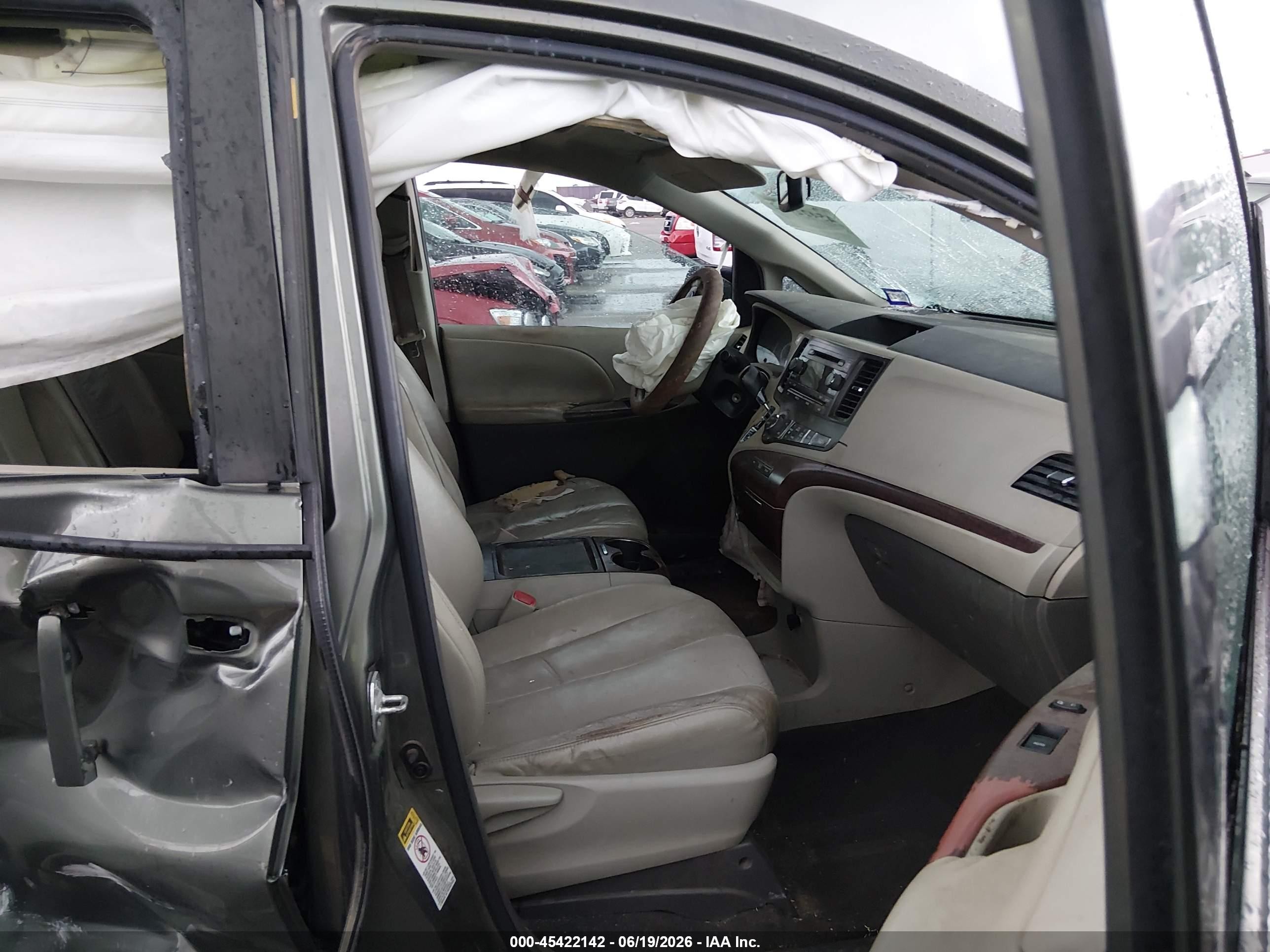 2011 Toyota Sienna Xle V6 Gray vin: 5TDYK3DCXBS015527