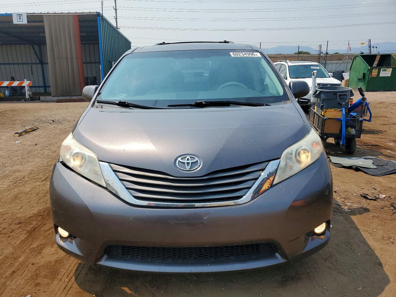 2011 Toyota Sienna Xle 8-passenger Gray vin: 5TDYK3DCXBS025166