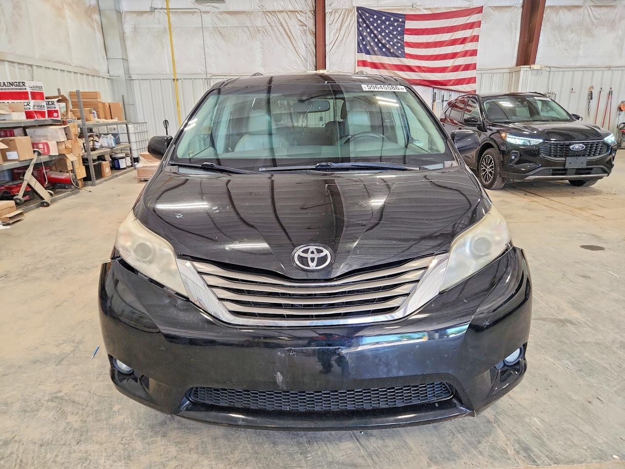 2011 Toyota Sienna Xle 8-passenger Black vin: 5TDYK3DCXBS055820