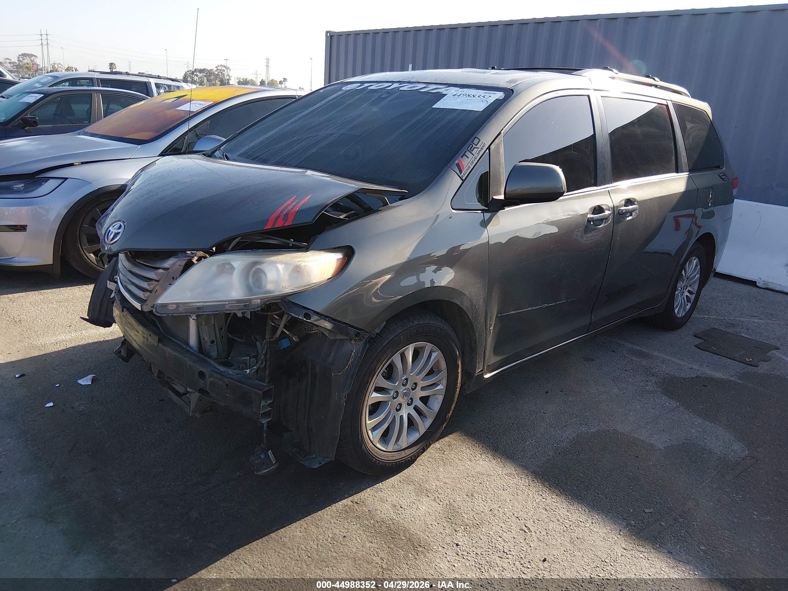 2011 Toyota Sienna Xle V6 Gray vin: 5TDYK3DCXBS062198