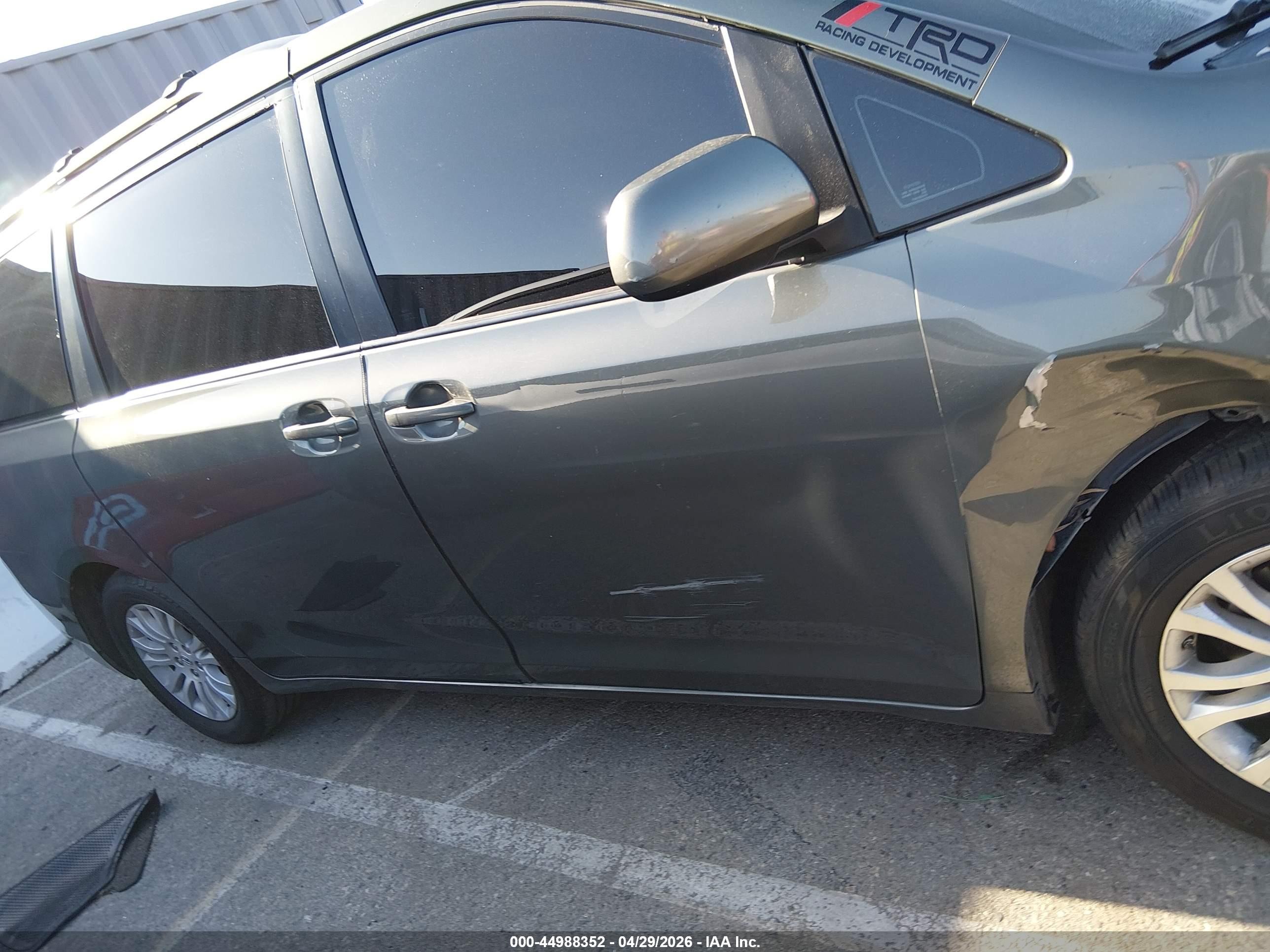 2011 Toyota Sienna Xle V6 Gray vin: 5TDYK3DCXBS062198
