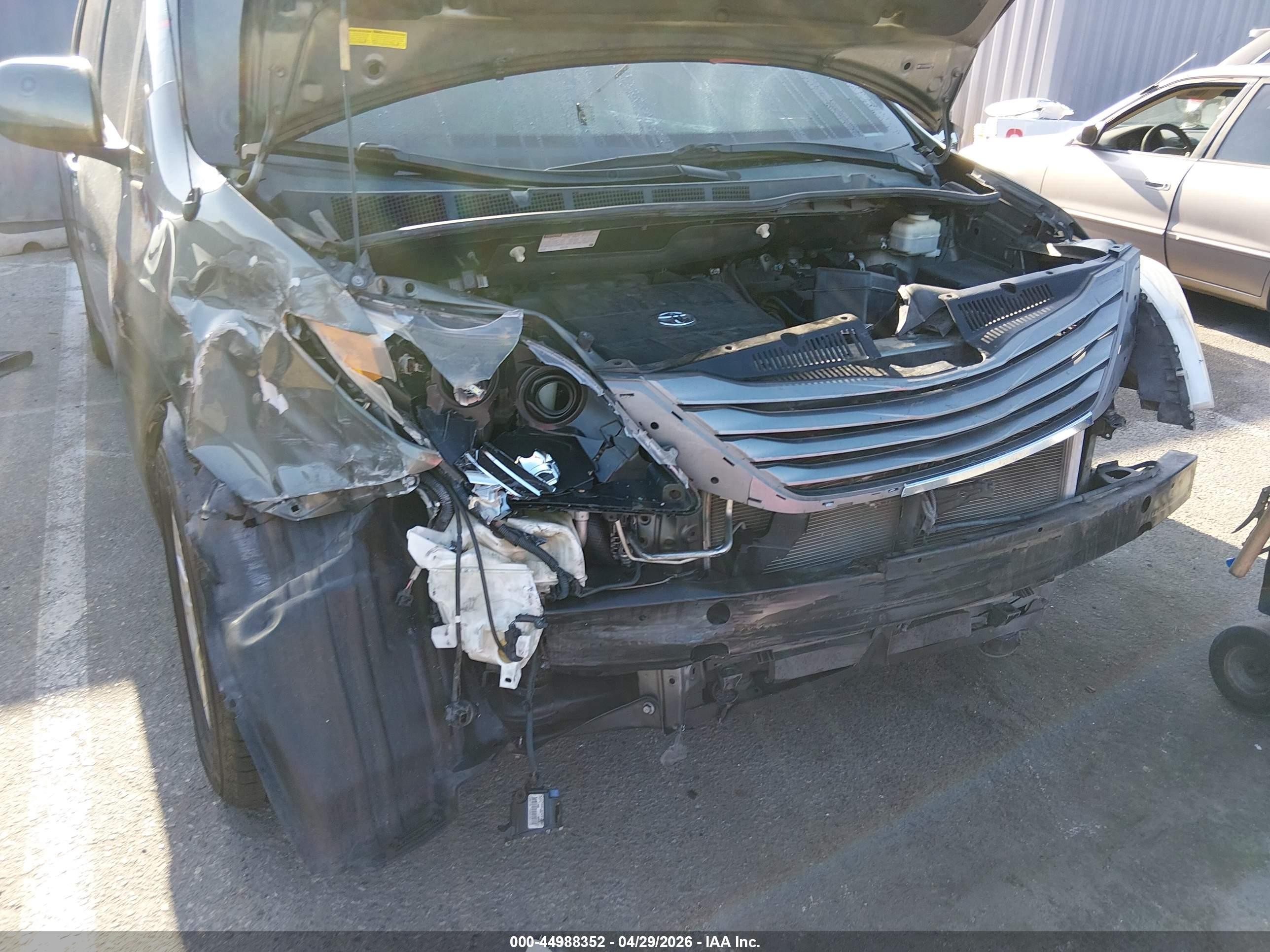2011 Toyota Sienna Xle V6 Gray vin: 5TDYK3DCXBS062198