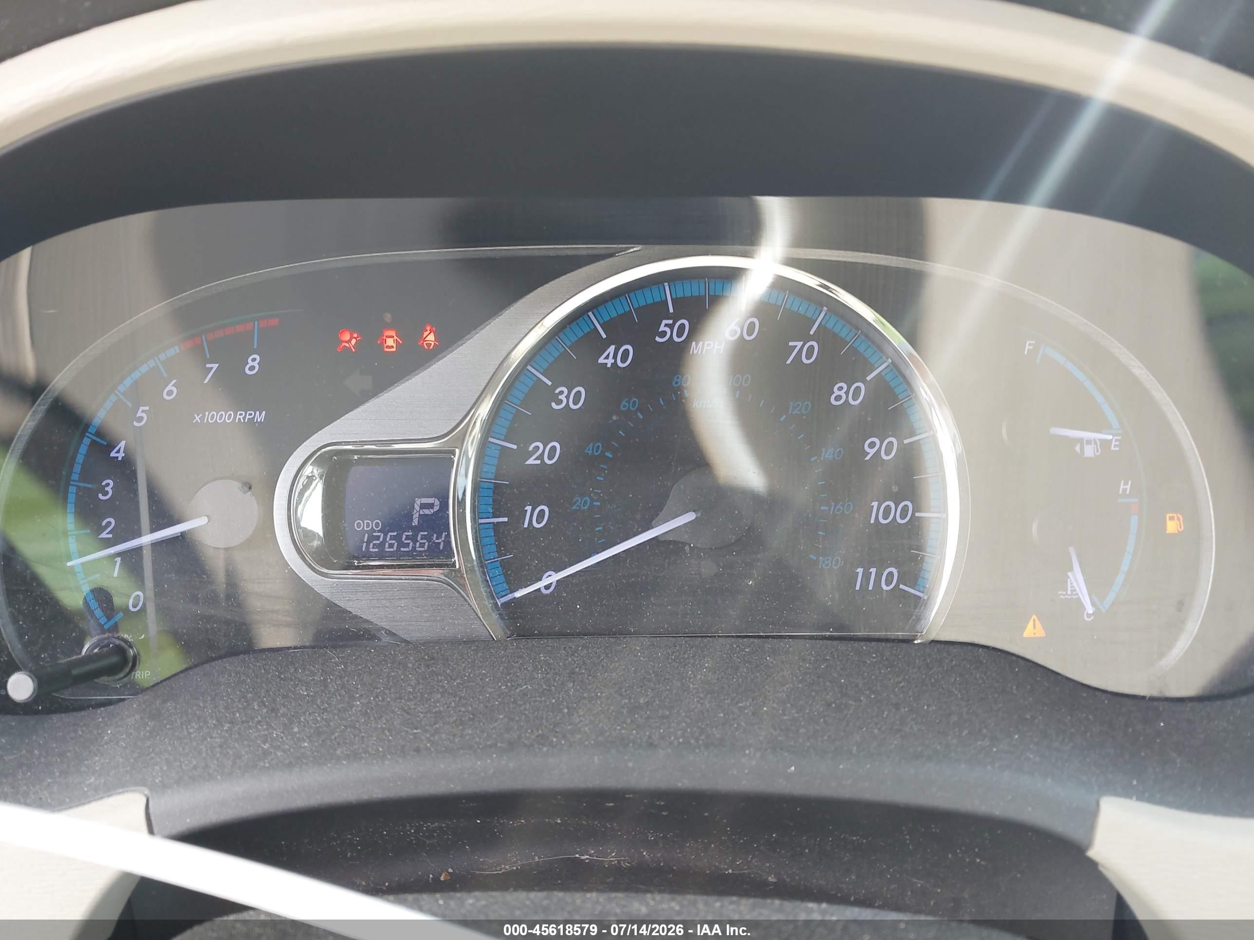 2011 Toyota Sienna Xle V6 White vin: 5TDYK3DCXBS118656