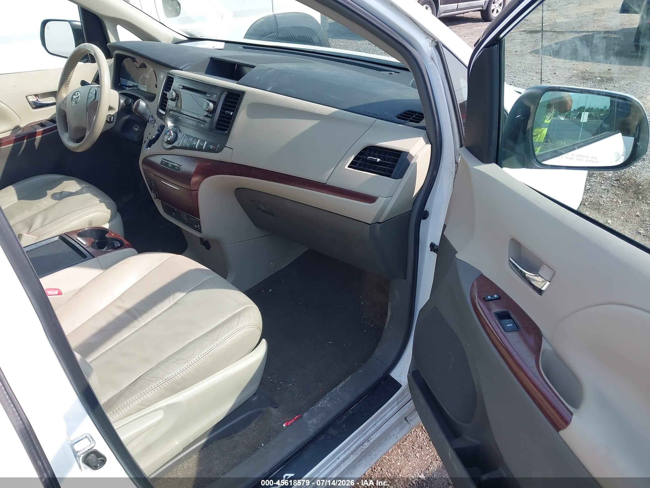 2011 Toyota Sienna Xle V6 White vin: 5TDYK3DCXBS118656