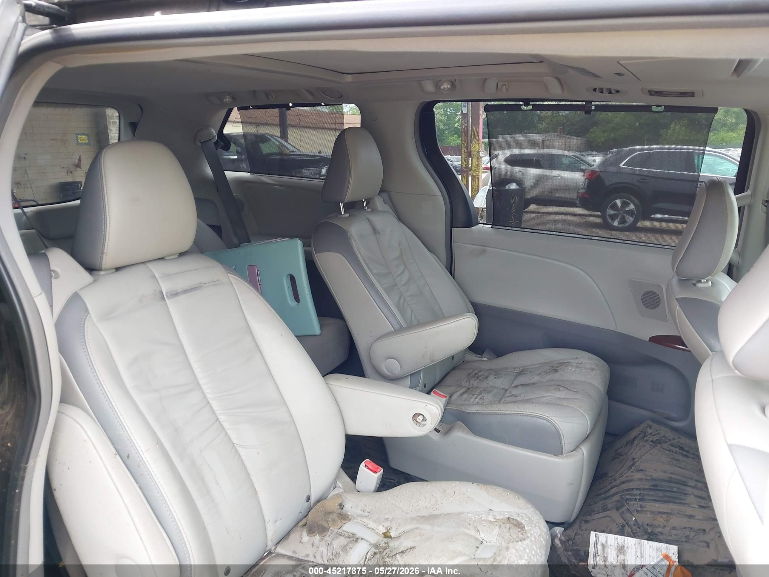 2011 Toyota Sienna Limited V6 Черный vin: 5TDYK3DCXBS119841