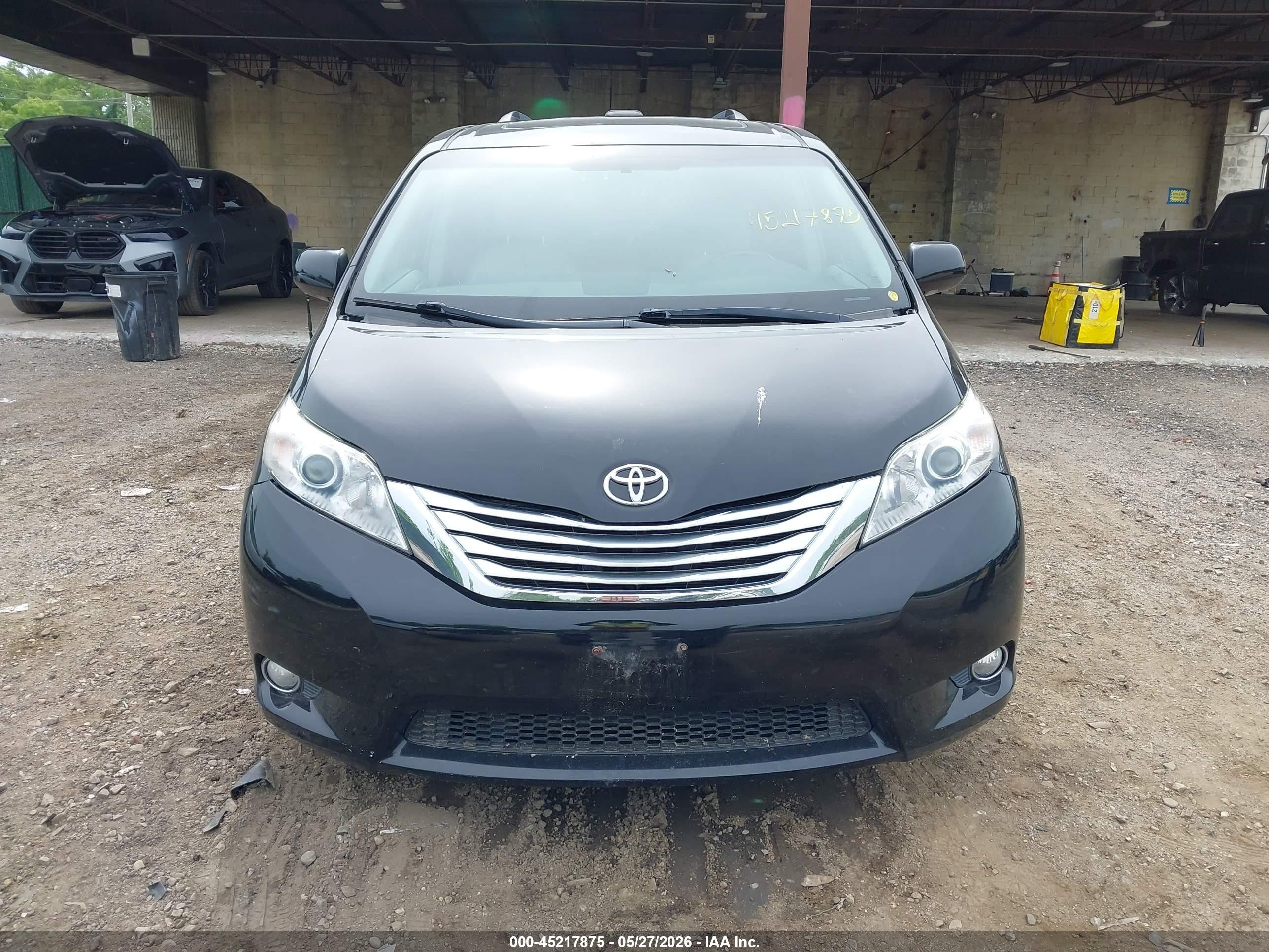 2011 Toyota Sienna Limited V6 Черный vin: 5TDYK3DCXBS119841