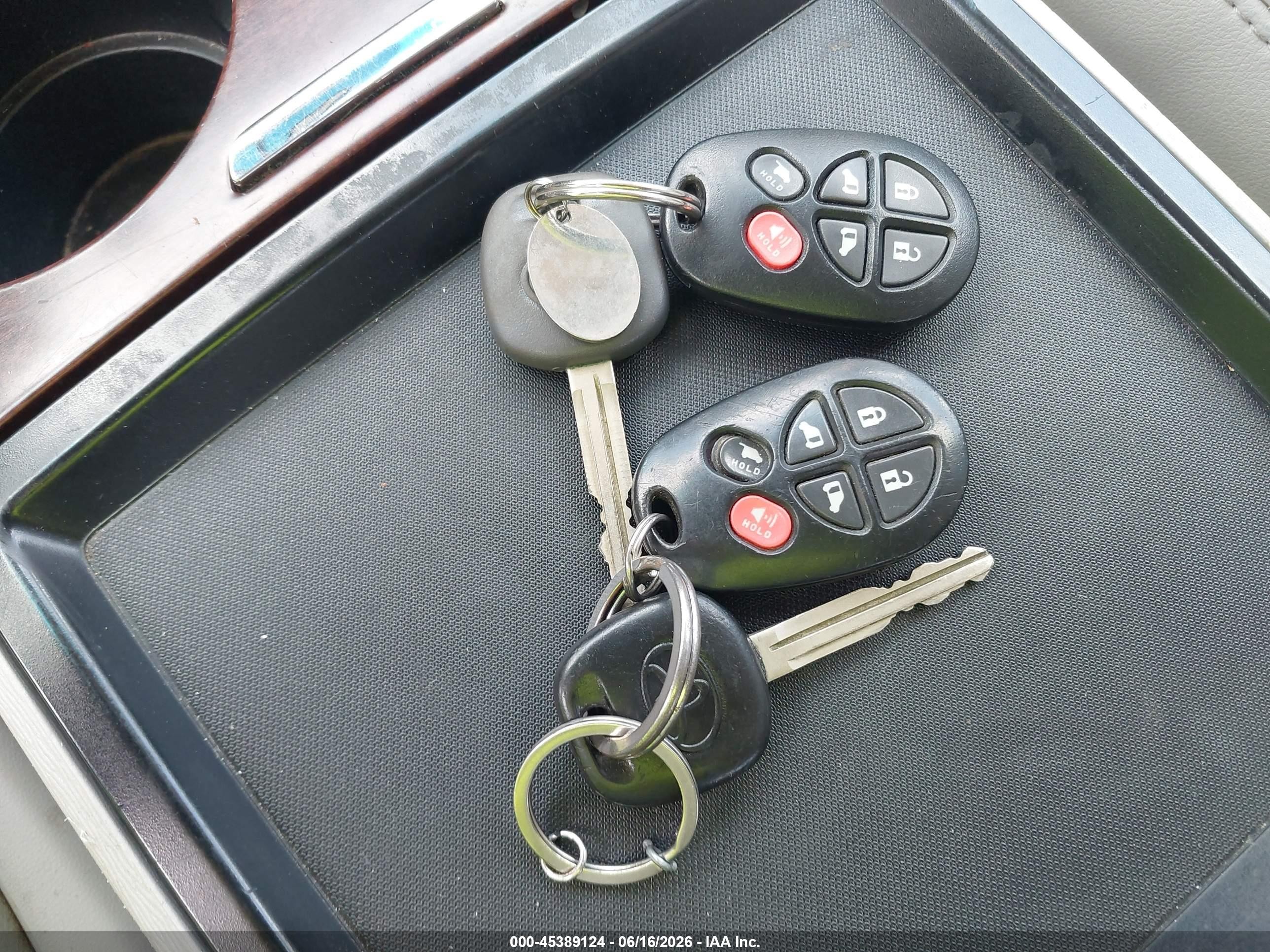 2011 Toyota Sienna Xle V6 Белый vin: 5TDYK3DCXBS127969