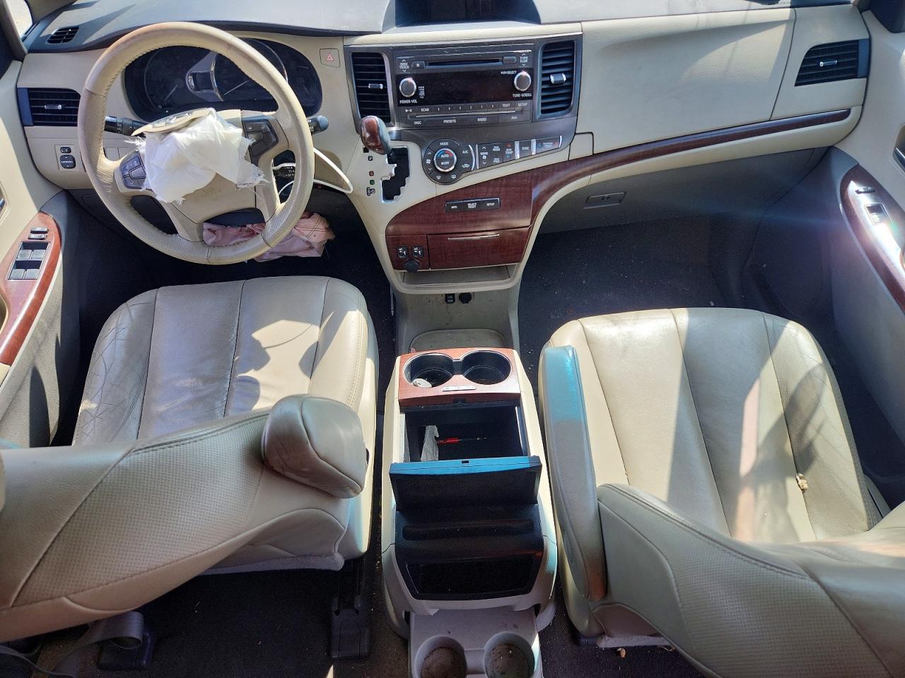 2011 Toyota Sienna Xle 8-passenger Темно-бордовый vin: 5TDYK3DCXBS157375