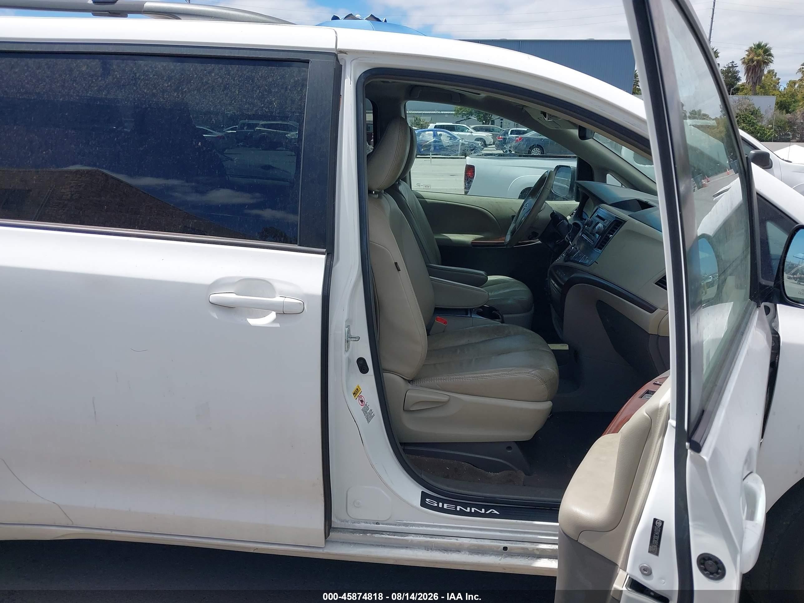 2011 Toyota Sienna Xle V6 White vin: 5TDYK3DCXBS165671