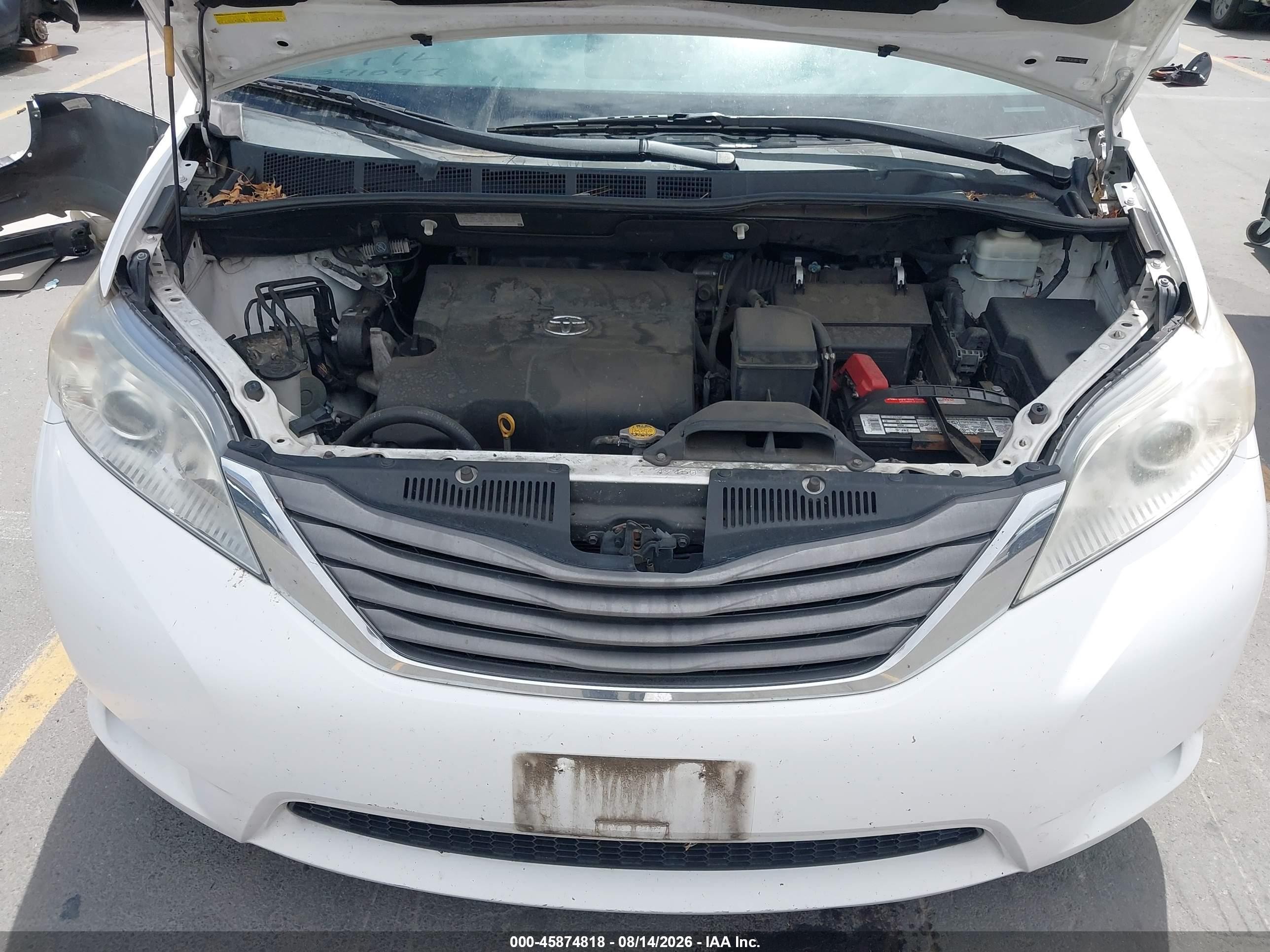 2011 Toyota Sienna Xle V6 White vin: 5TDYK3DCXBS165671