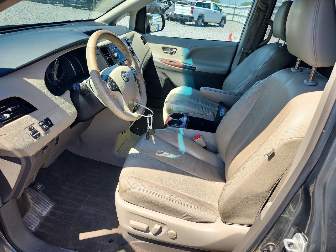 2012 Toyota Sienna Xle 8-passenger Green vin: 5TDYK3DCXCS197859
