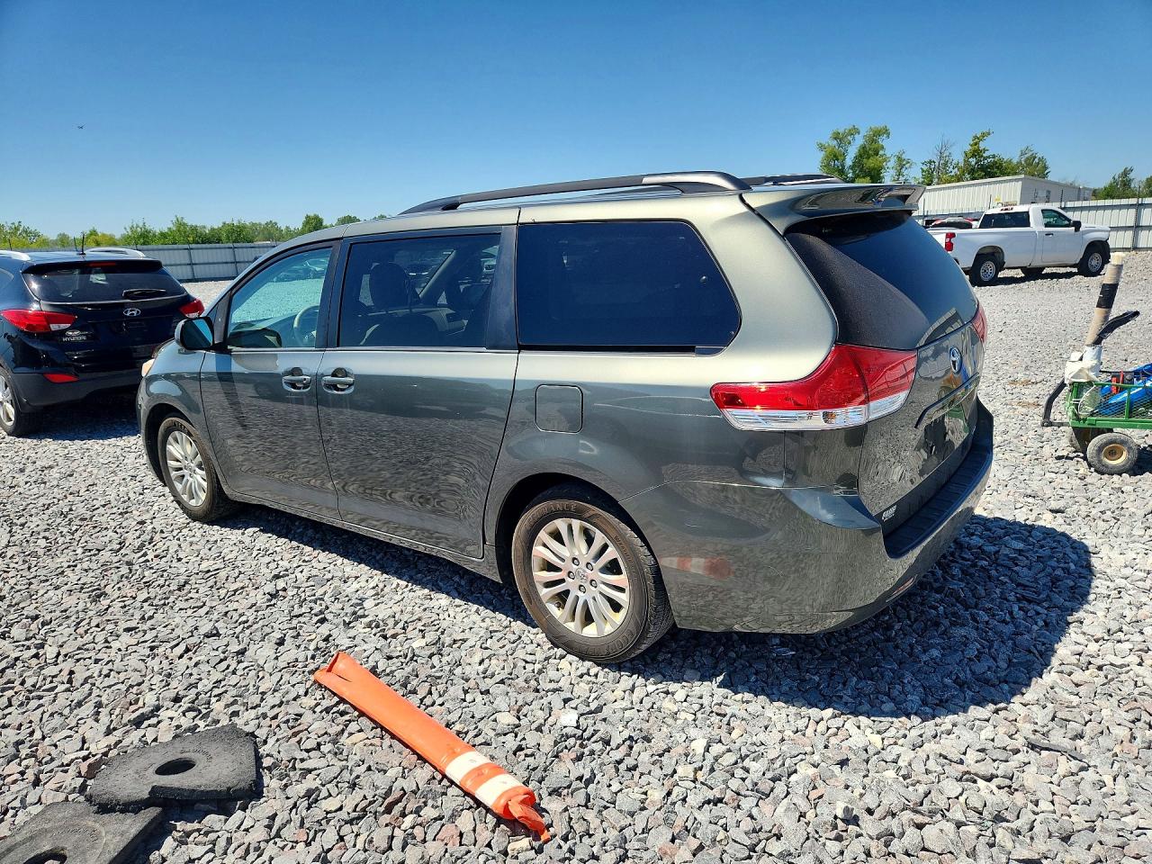 2012 Toyota Sienna Xle 8-passenger Green vin: 5TDYK3DCXCS197859