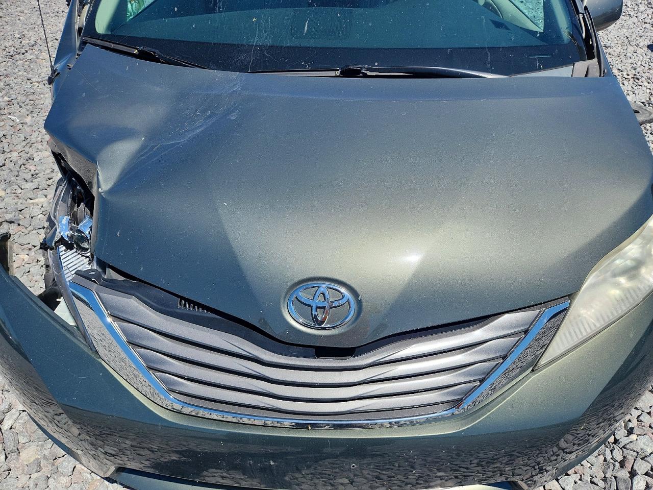 2012 Toyota Sienna Xle 8-passenger Green vin: 5TDYK3DCXCS197859