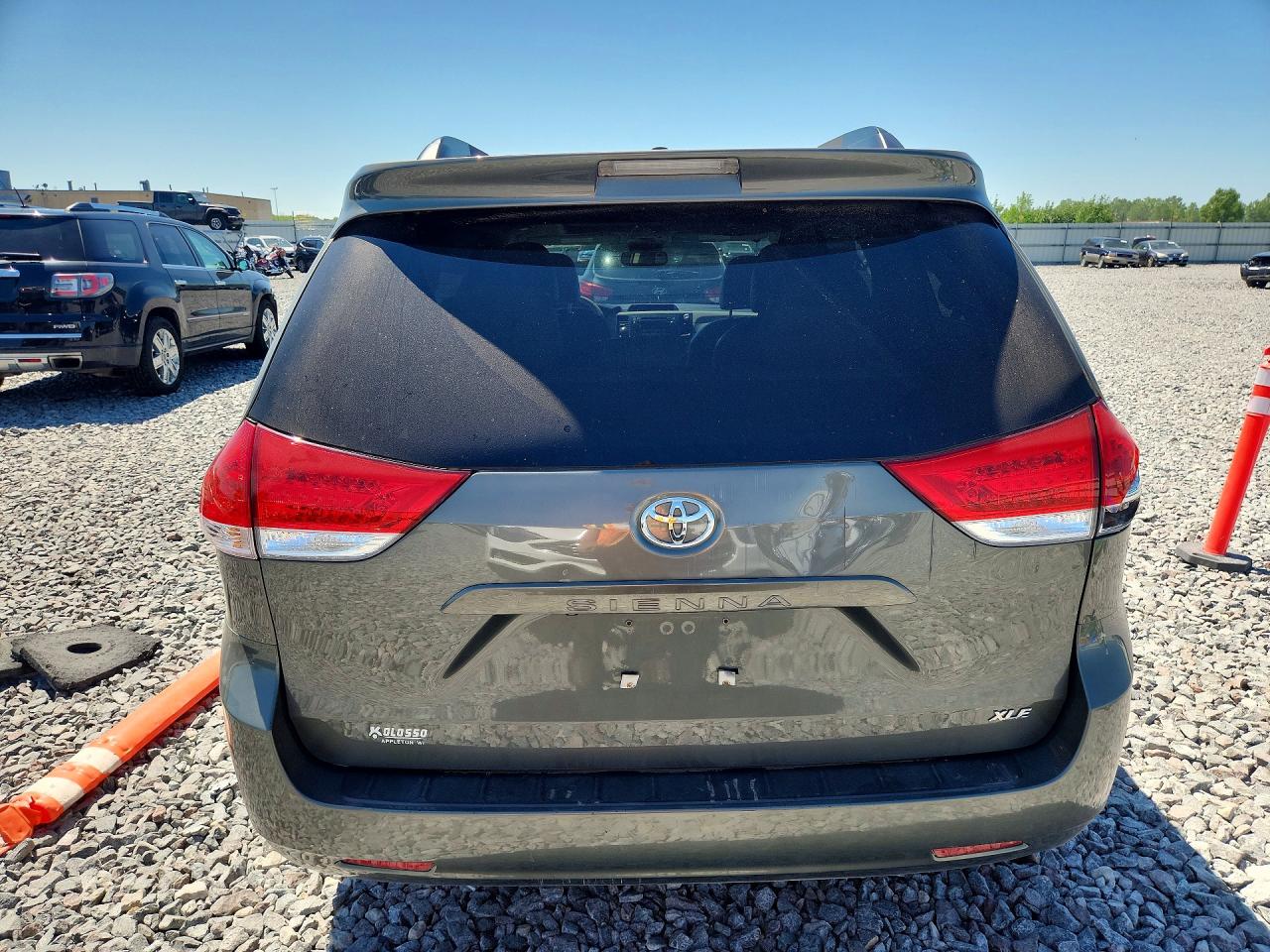 2012 Toyota Sienna Xle 8-passenger Green vin: 5TDYK3DCXCS197859