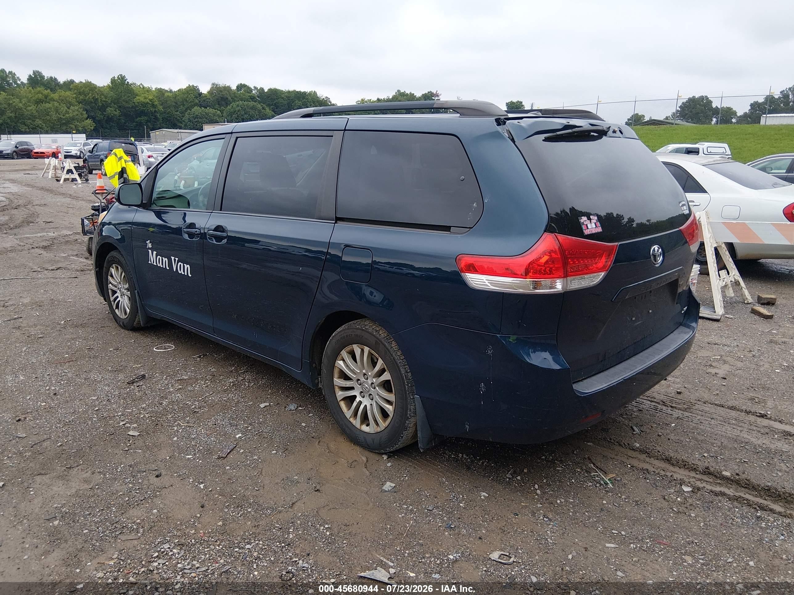 2012 Toyota Sienna Xle V6 8 Passenger Blue vin: 5TDYK3DCXCS236059