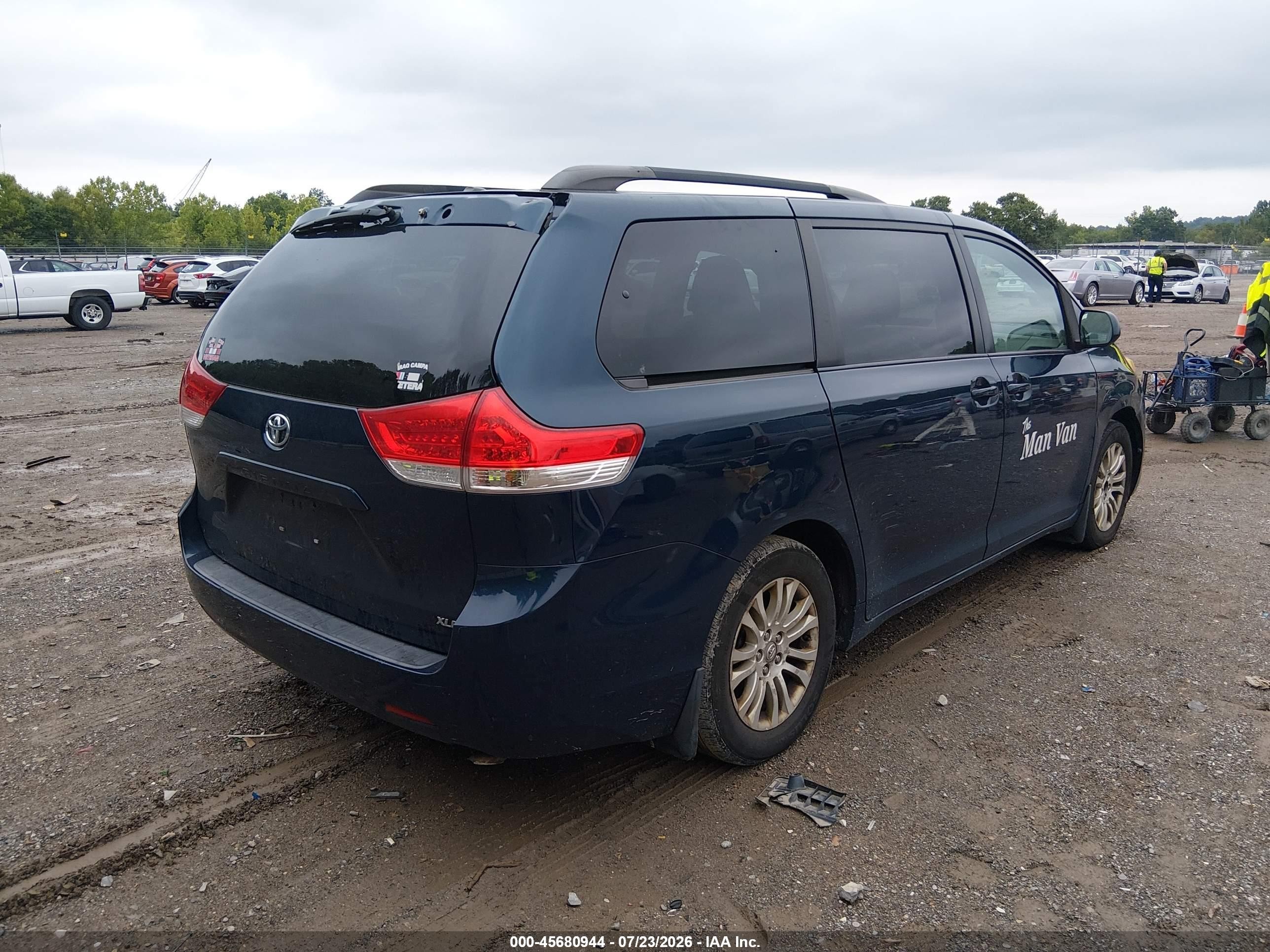 2012 Toyota Sienna Xle V6 8 Passenger Blue vin: 5TDYK3DCXCS236059