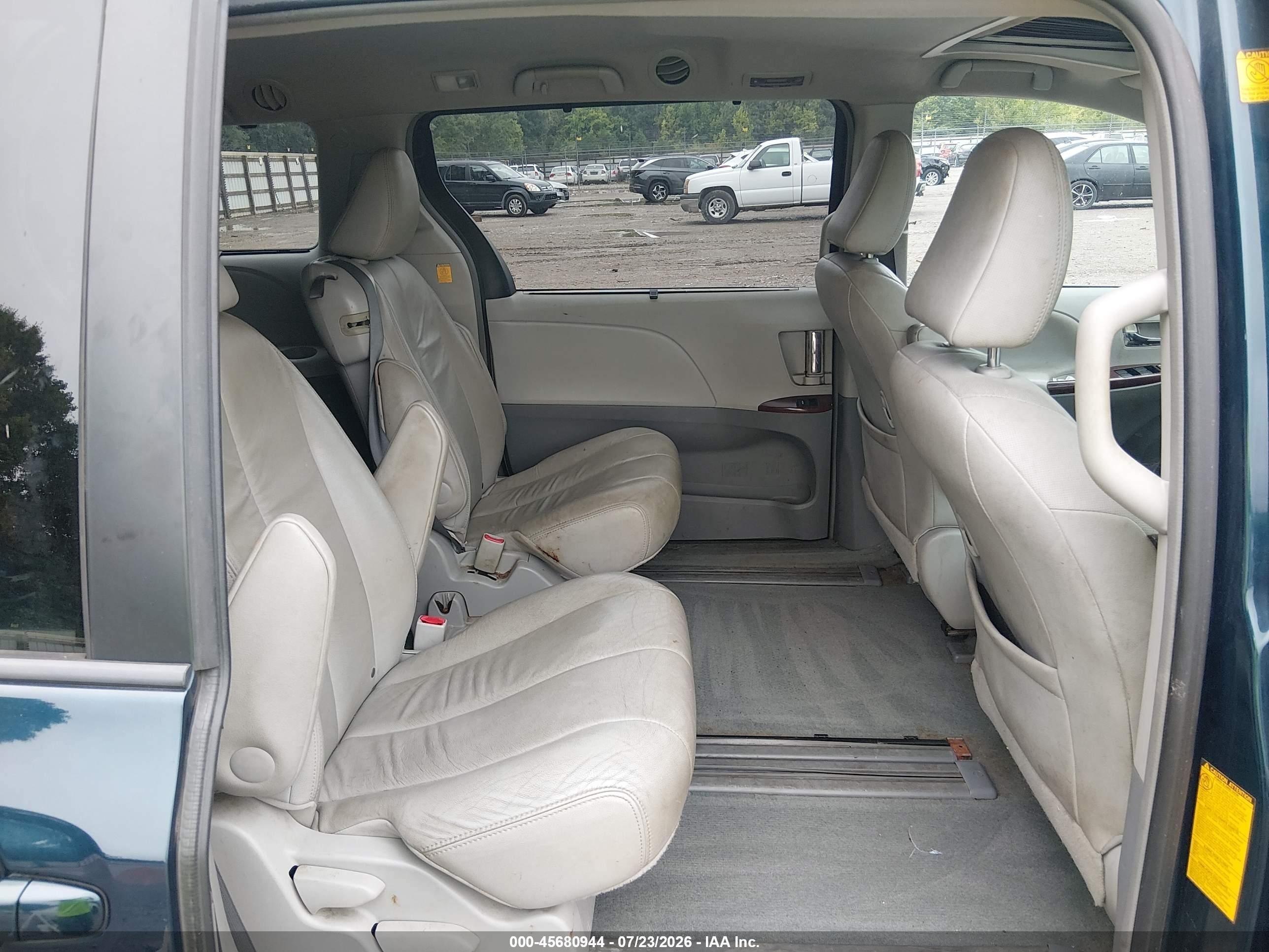 2012 Toyota Sienna Xle V6 8 Passenger Blue vin: 5TDYK3DCXCS236059