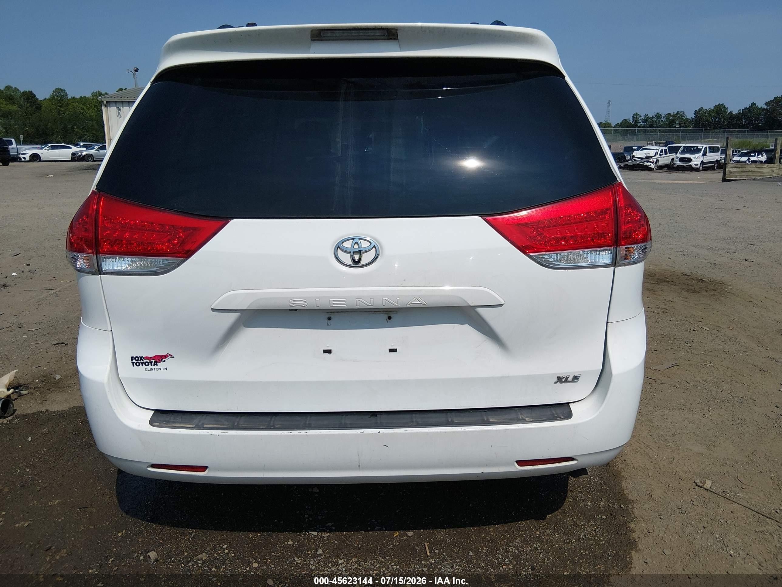 2012 Toyota Sienna Xle V6 8 Passenger White vin: 5TDYK3DCXCS245280