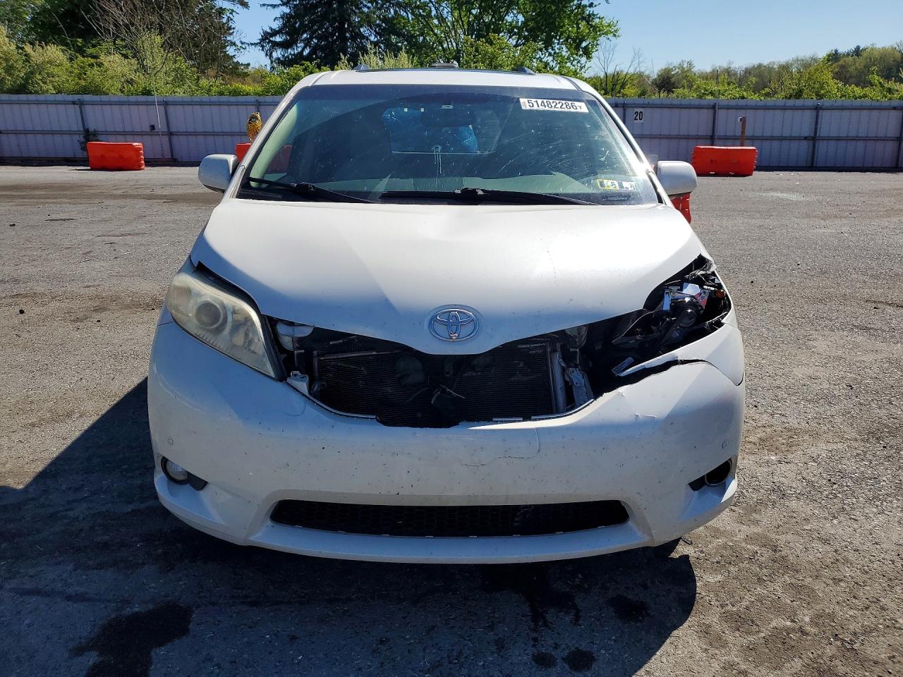 2012 Toyota Sienna Limited 7-passenger White vin: 5TDYK3DCXCS256117
