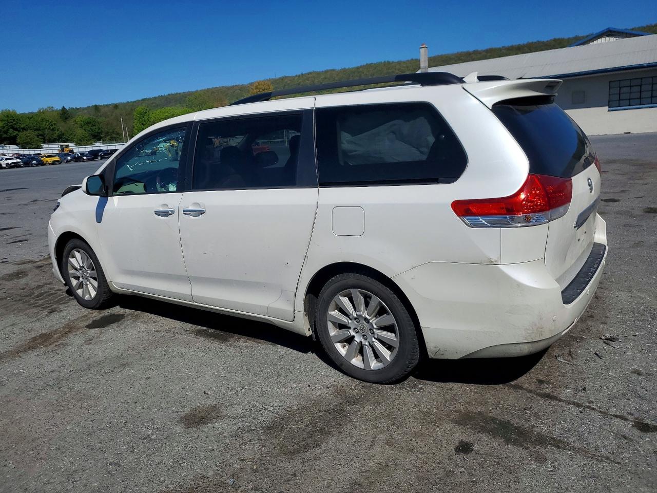 2012 Toyota Sienna Limited 7-passenger White vin: 5TDYK3DCXCS256117