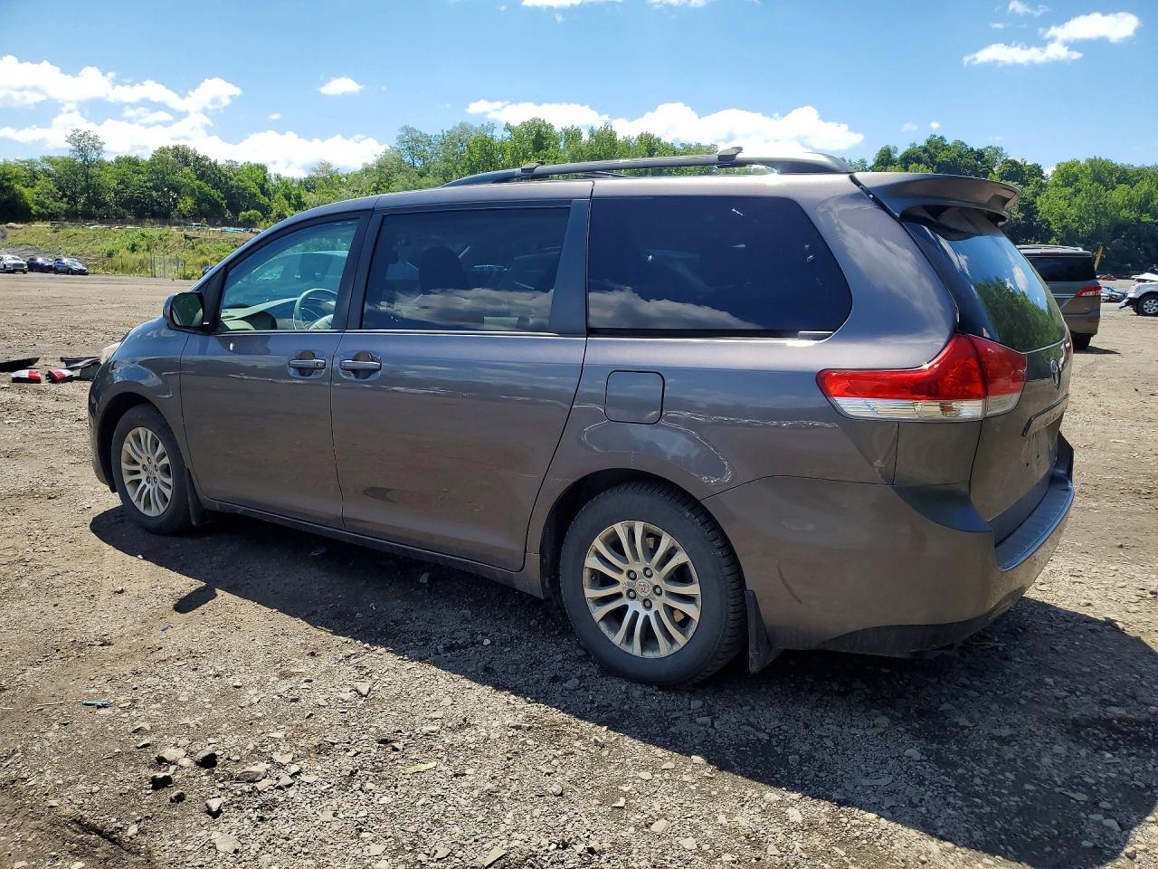 2012 Toyota Sienna Xle 8-passenger Gray vin: 5TDYK3DCXCS266579