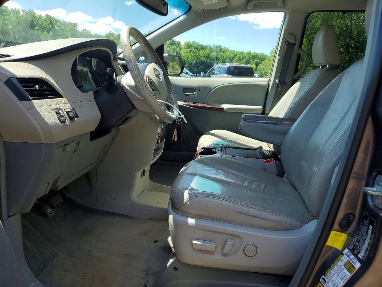 2012 Toyota Sienna Xle 8-passenger Gray vin: 5TDYK3DCXCS266579